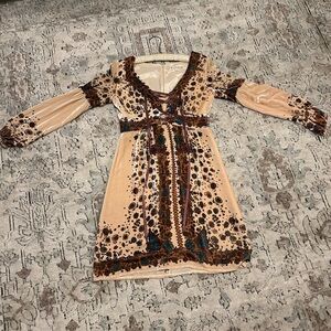 Woman’s velvet dress size 6